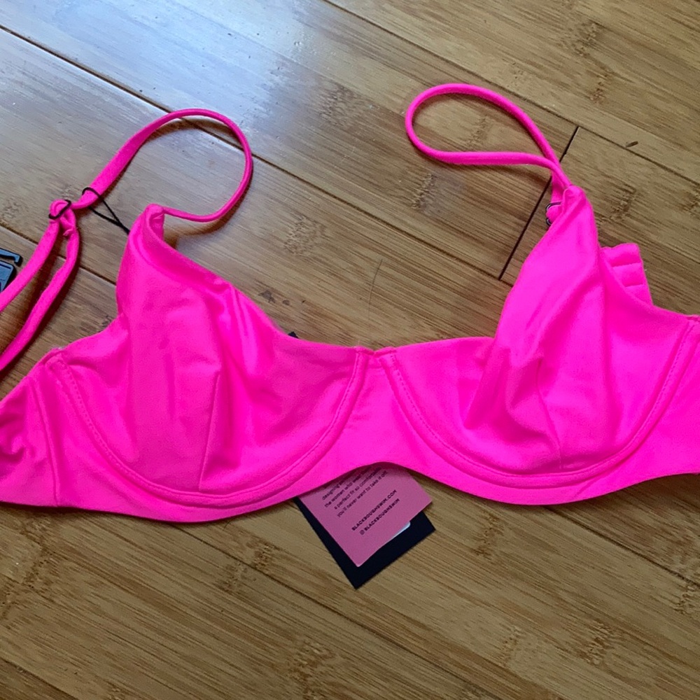 brand new blackbough top